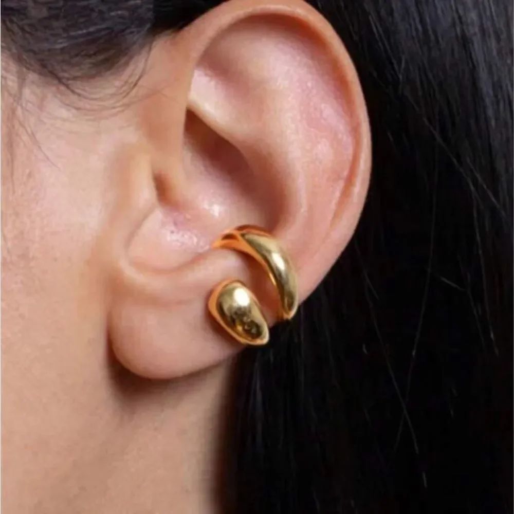 Elegant Gold-Tone Ear Cuff N1015